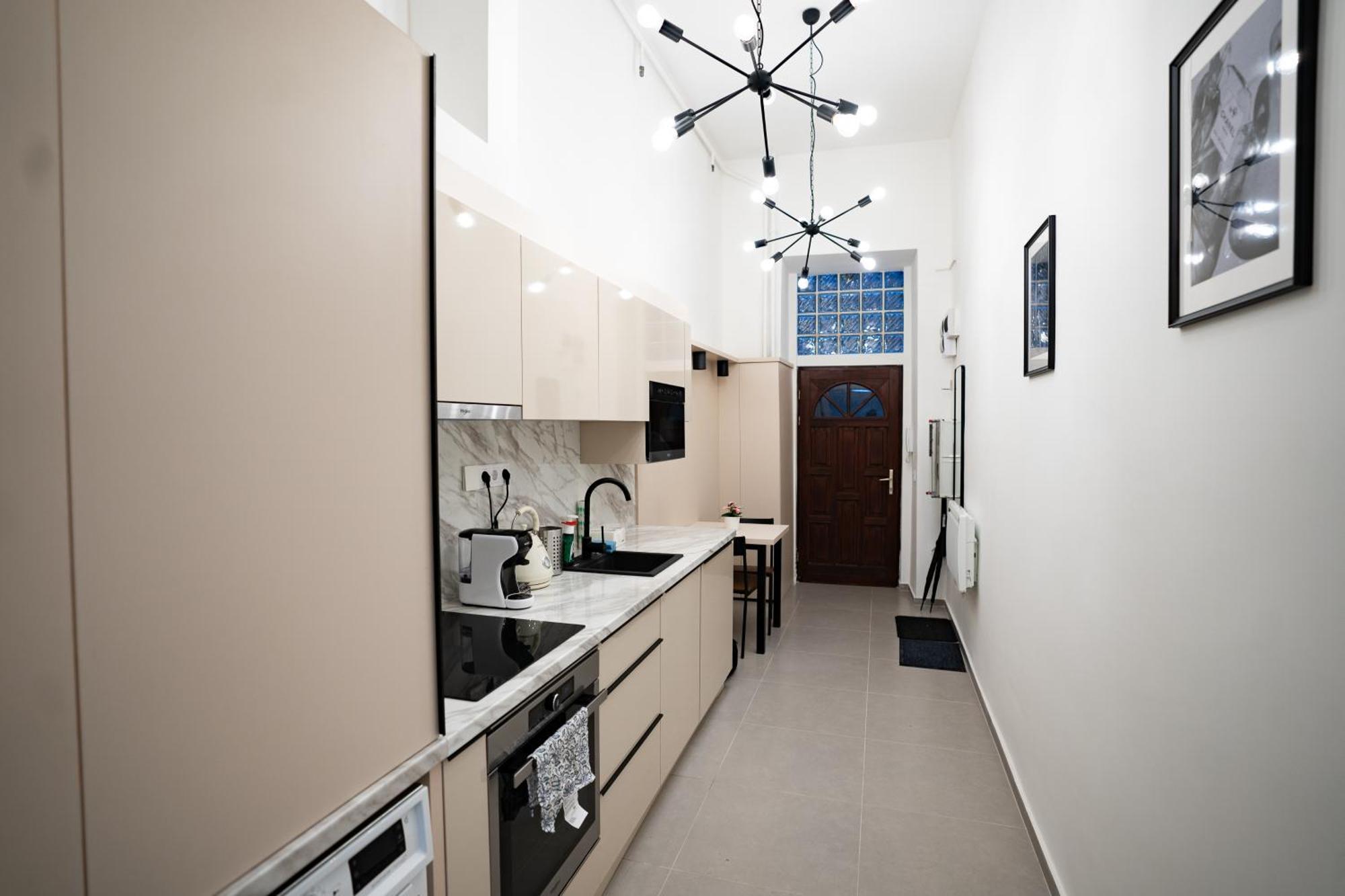 Downtown Double Room Deluxe With Joint Kitchen بودابست المظهر الخارجي الصورة