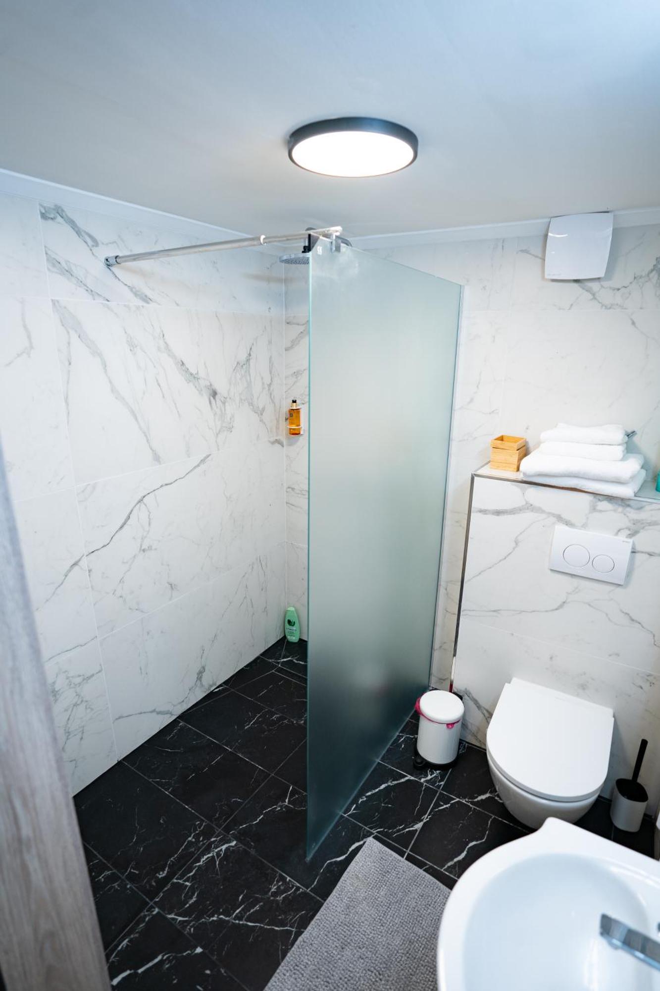 Downtown Double Room Deluxe With Joint Kitchen بودابست المظهر الخارجي الصورة