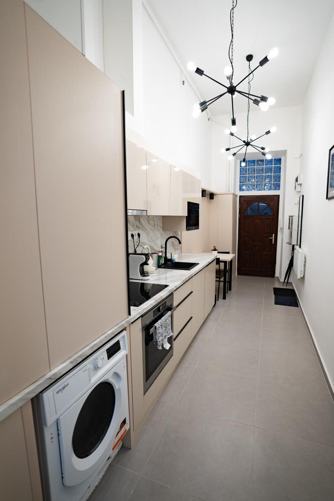 Downtown Double Room Deluxe With Joint Kitchen بودابست المظهر الخارجي الصورة